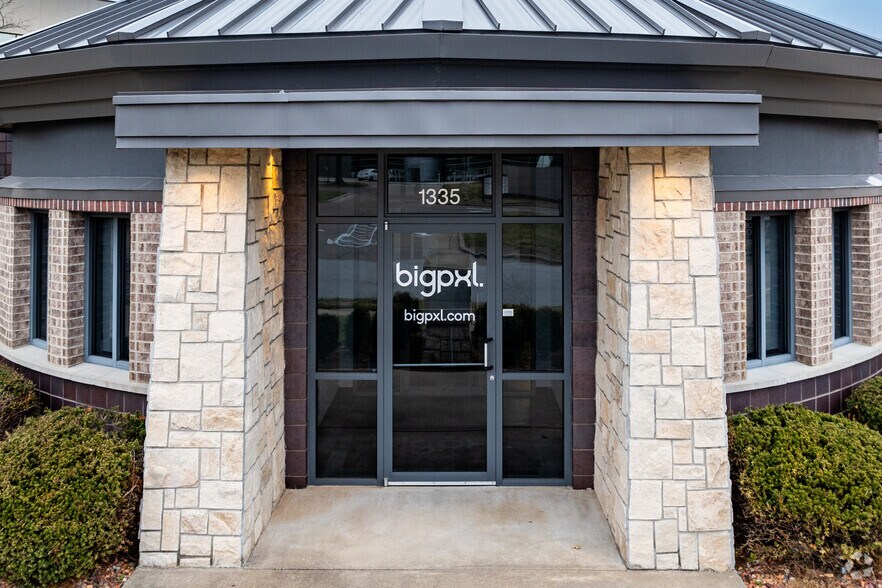 More Photos Of 1335 E Bradford Pky, Springfield Office For Lease
