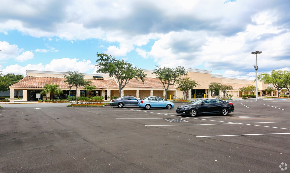 More Photos Of 1301-1387 E Vine St, Kissimmee Unknown For Lease