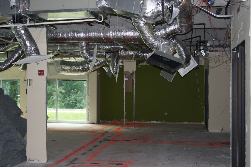 More Photos Of 10133 Sherrill Blvd, Knoxville Medical For Sale