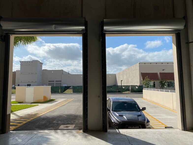More Photos Of 7451 Riviera Blvd, Miramar Unknown For Lease
