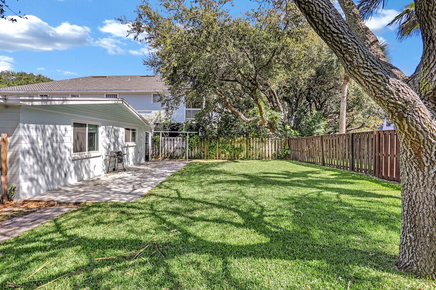 More Photos Of 1813 Seminole Rd, Atlantic Beach Multifamily For Sale