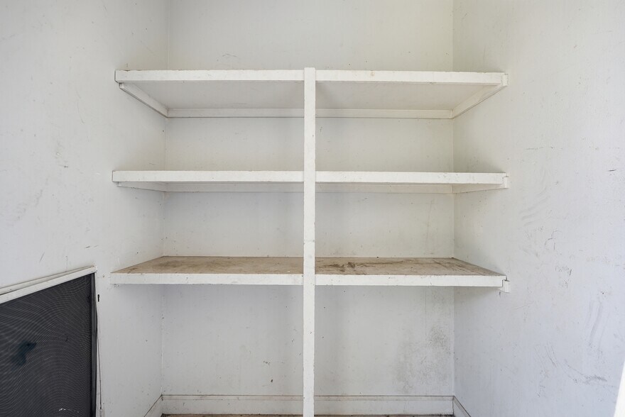 More Photos Of 433 Bradley Rd, Warren Apartments For Sale
