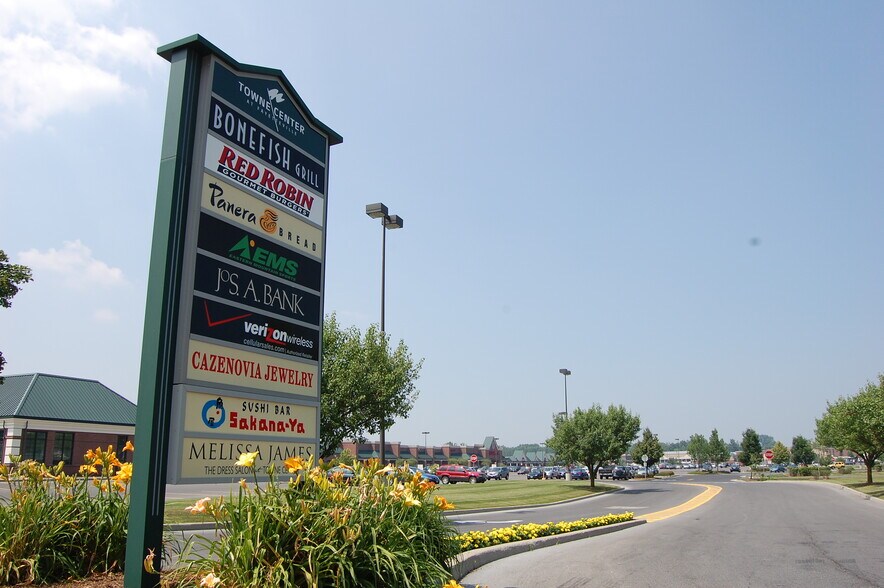 More Photos Of 340 Towne Dr, Fayetteville Unknown For Lease