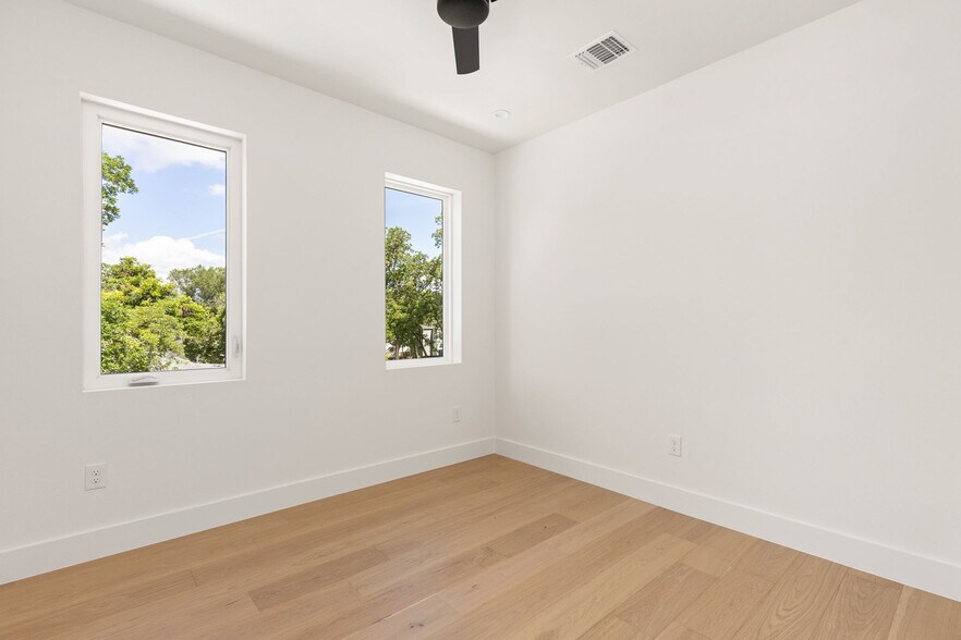 More Photos Of 3528 Gonzales st, Austin Land For Sale