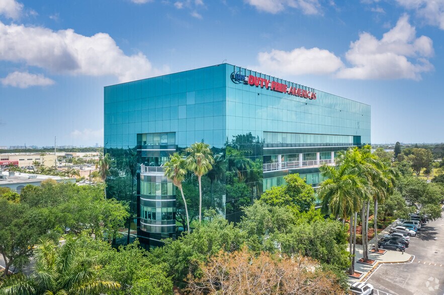 More Photos Of 6100 Hollywood Blvd, Hollywood Office For Sale