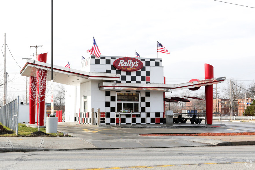 Primary Photo Of 3040 Carnegie Ave, Cleveland Fast Food For Sale