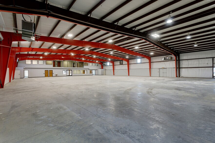 More Photos Of 95 Hunt Dr, Rossville Industrial For Lease