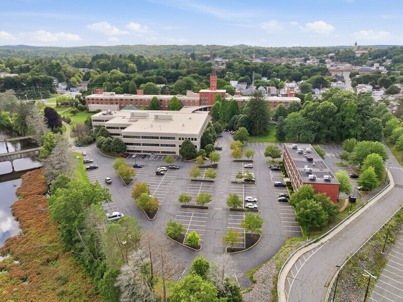More Photos Of 14 Mechanic St, Southbridge Hotel For Sale