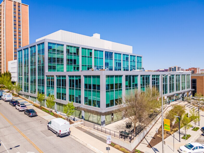 More Photos Of 4800 Main St, Kansas City Office For Lease