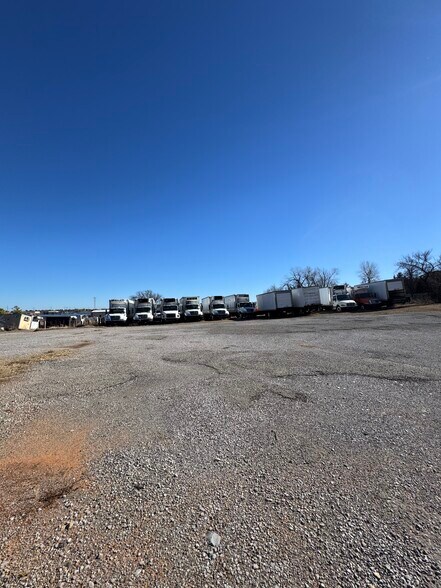 More Photos Of 8716 SE 15th St, Oklahoma City Distribution For Sale