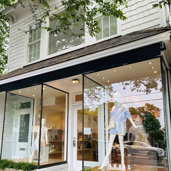 More Photos Of 52 Jobs Ln, Southampton Storefront For Lease
