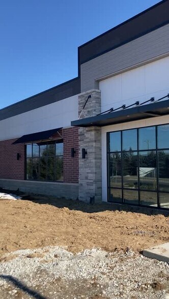 Primary Photo Of 10470 Olio Rd, Fortville Freestanding For Lease