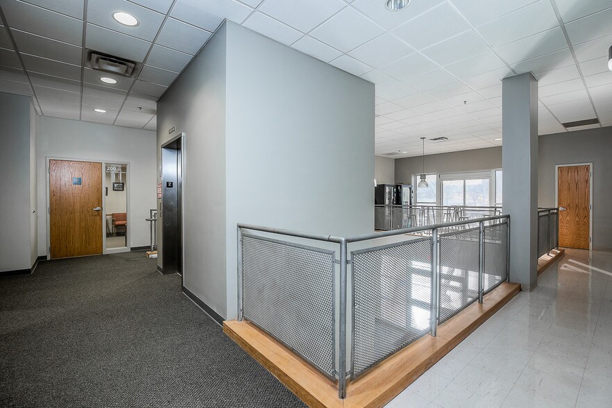 More Photos Of 450 E 4th St, Kansas City Office For Lease