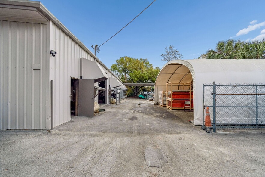 More Photos Of 1060 Harbor Lake Dr, Safety Harbor Light Manufacturing For Sale
