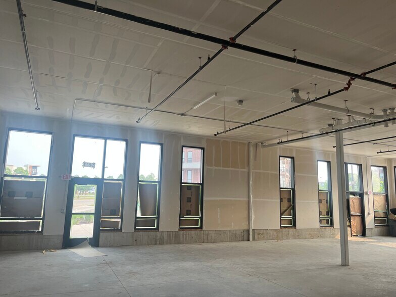 More Photos Of 5601 Fraser Cir, Madison Apartments For Lease