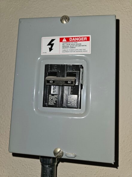 More Photos Of 1431 W Thatcher Blvd, Safford General Retail For Sale