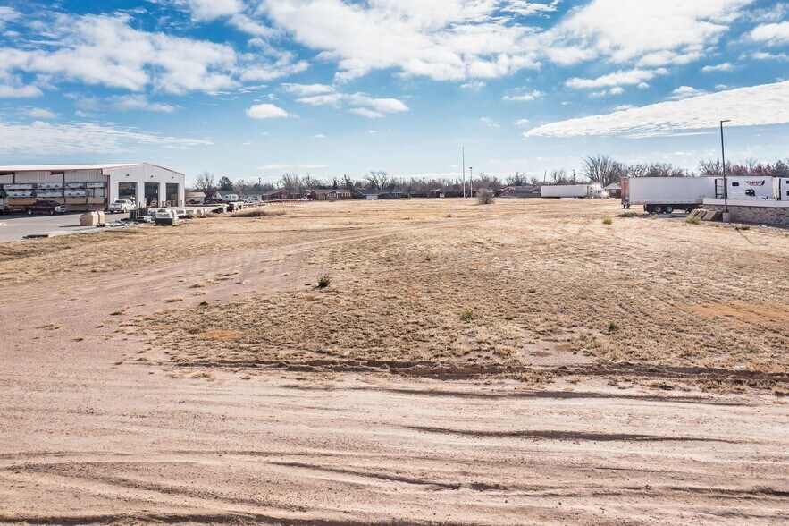 More Photos Of 2410 Perryton Pky, Pampa Land For Sale