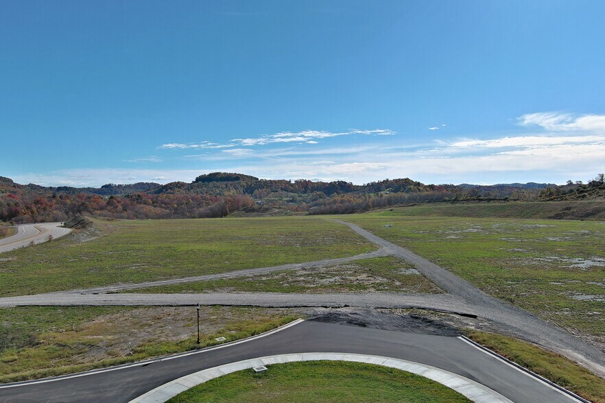 More Photos Of 2000 Aviation Way, Bridgeport Land For Lease