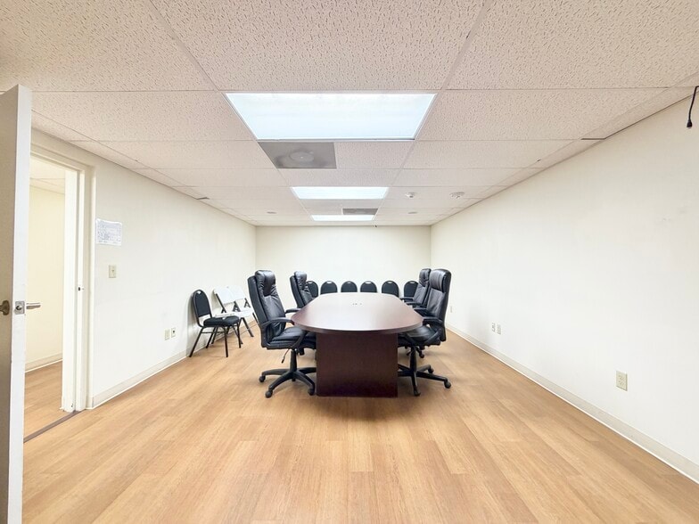 More Photos Of 1330 Mercer St, Princeton Office For Sale