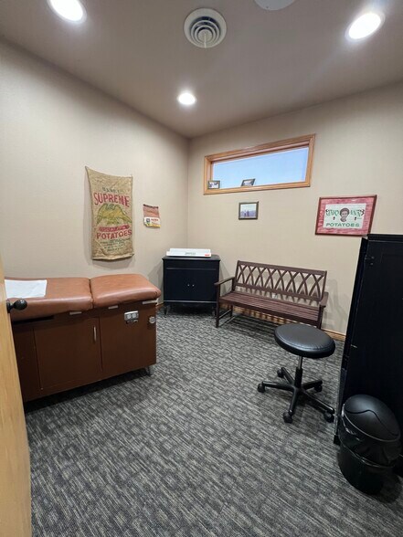 More Photos Of 77 Adcock Dr, Alamosa Healthcare For Sale
