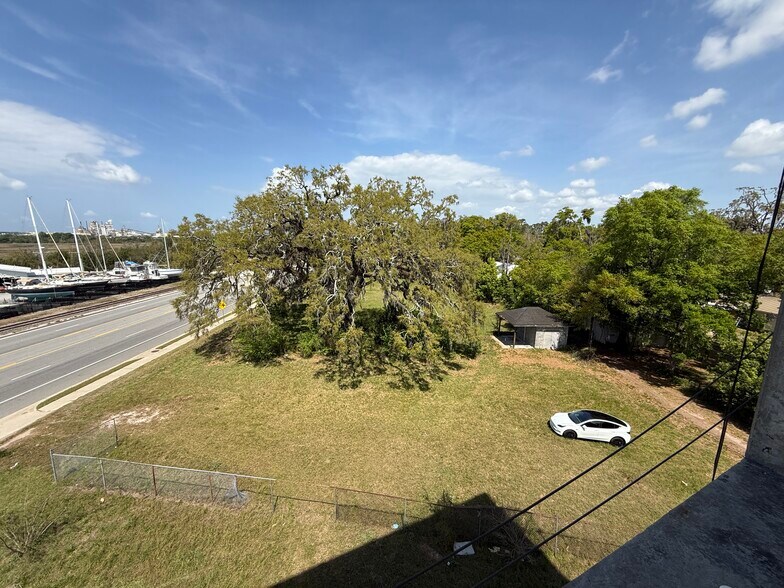 More Photos Of 2508 Newcastle St, Brunswick Apartments For Sale