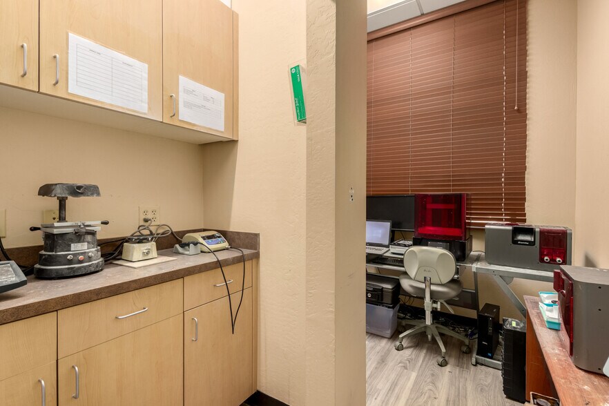 More Photos Of 1355 S Higley Rd, Gilbert Medical For Lease