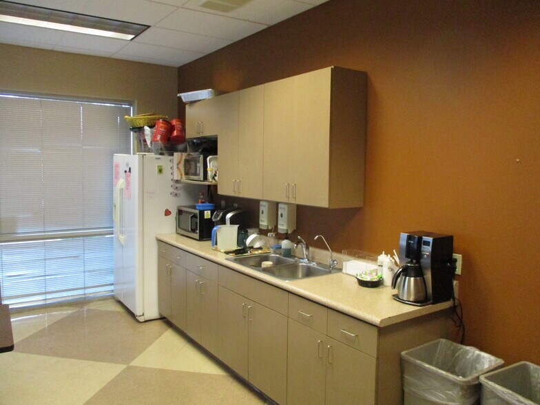 More Photos Of 333 N Dobson Rd, Chandler Office For Sale