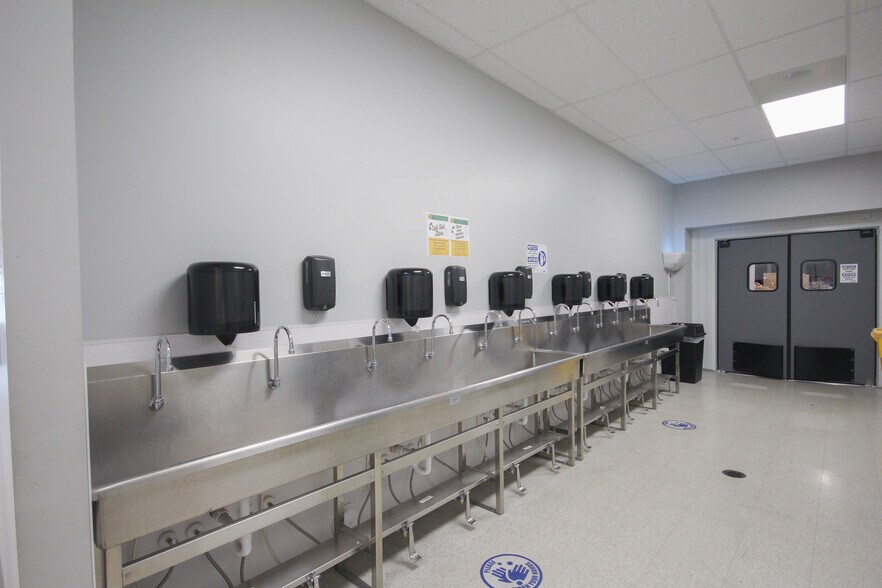 More Photos Of 6303 W Dannon Way, West Jordan Refrigeration Cold Storage For Lease