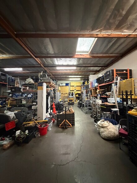 More Photos Of 169-171 W Orangethorpe Ave, Placentia Light Distribution For Lease