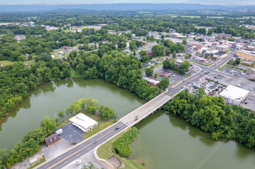 More Photos Of 410 Dinah Shore Blvd, Winchester Office Residential For Sale