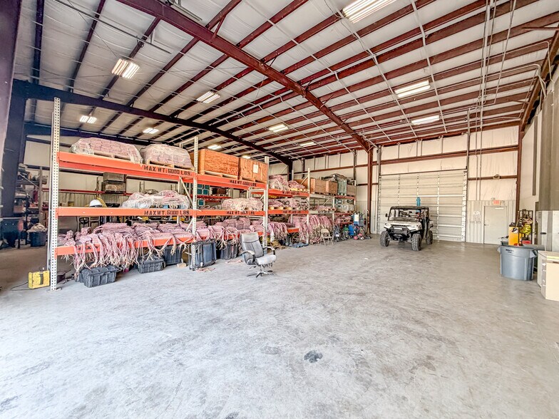 More Photos Of 1302 Cathead Rd, Corpus Christi Light Distribution For Sale