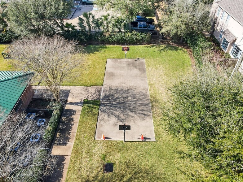 More Photos Of 20417 S University Blvd, Missouri City Schools For Lease