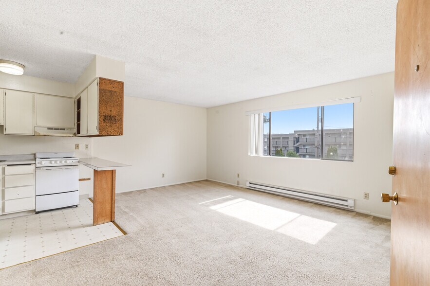 More Photos Of 14132 37th Ave S, Tukwila Apartments For Sale