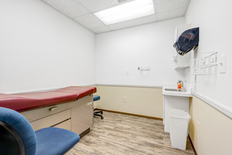 More Photos Of 1163 Route 37 W, Toms River Medical For Lease