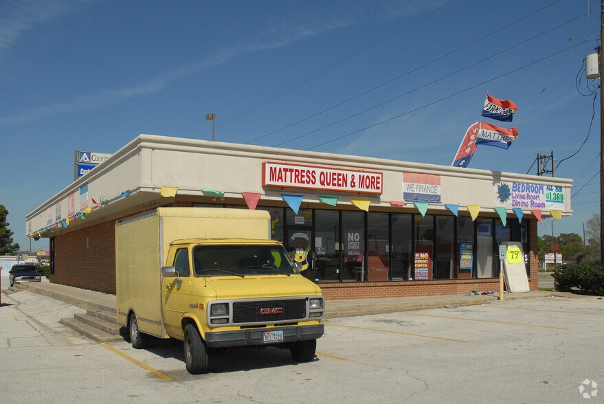 More Photos Of 2560 E FM 1960 Rd, Houston Storefront For Lease