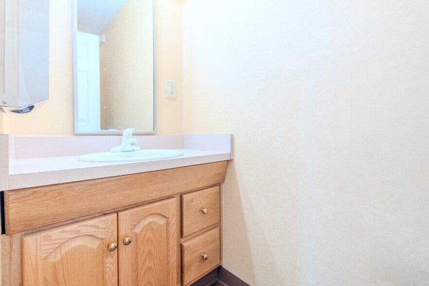 More Photos Of 1600 Wildlife Lodge Rd, Lower Burrell Medical For Lease