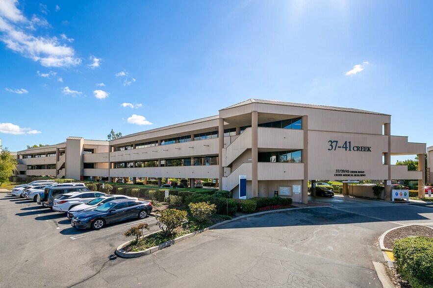 More Photos Of 37 Creek Rd, Irvine Medical For Lease