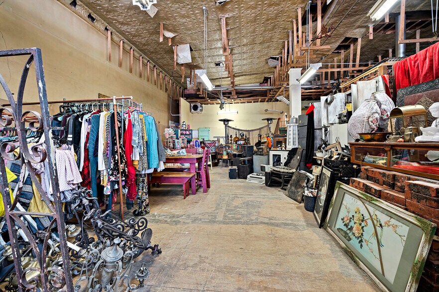 More Photos Of 103 S 6th St, Brownfield Restaurant For Sale