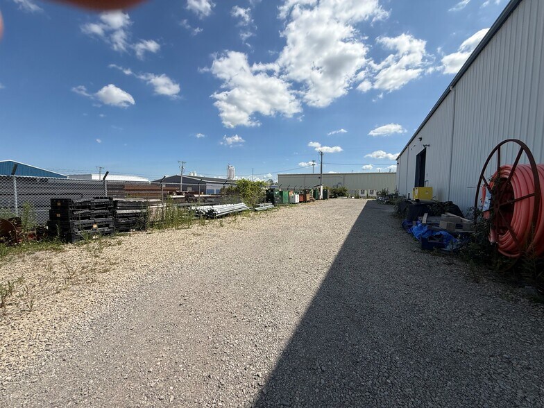 More Photos Of 1190 Erie Ct, Crown Point Manufacturing For Sale