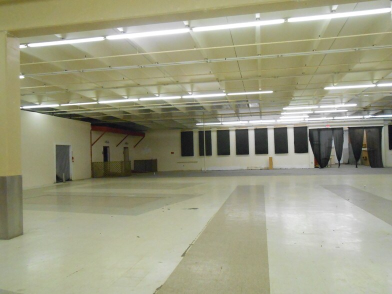 More Photos Of 1000 W US Highway 77, San Benito Unknown For Lease