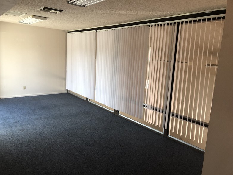 More Photos Of 1779 E Florida Ave, Hemet Office For Lease