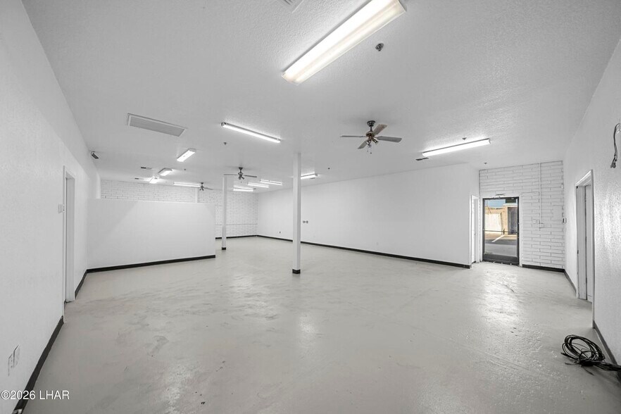 More Photos Of 1790 Industrial Blvd, Lake Havasu City Warehouse For Sale
