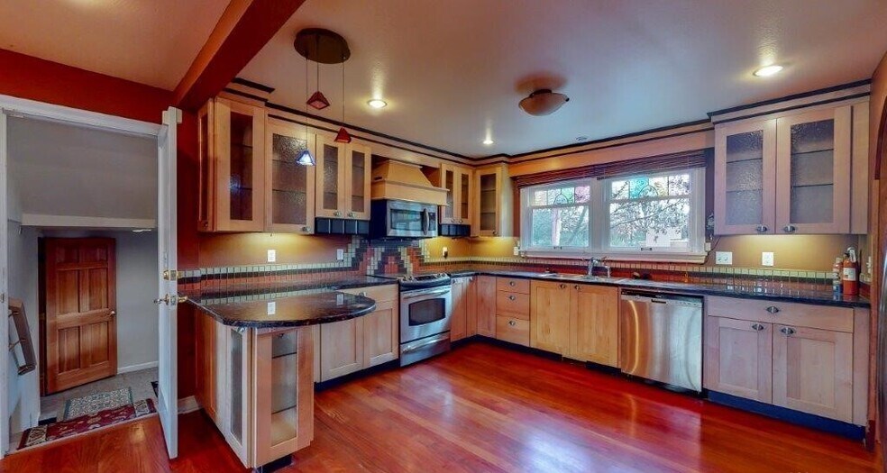 More Photos Of 1313 Washington St, Sumner Religious Facility For Sale