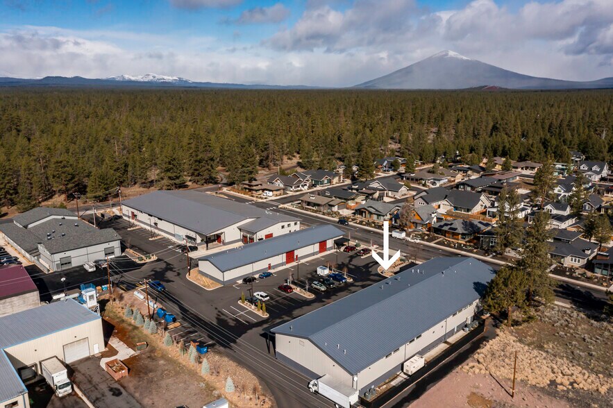 More Photos Of 275 W Lundgren Mill Dr, Sisters Manufacturing For Lease