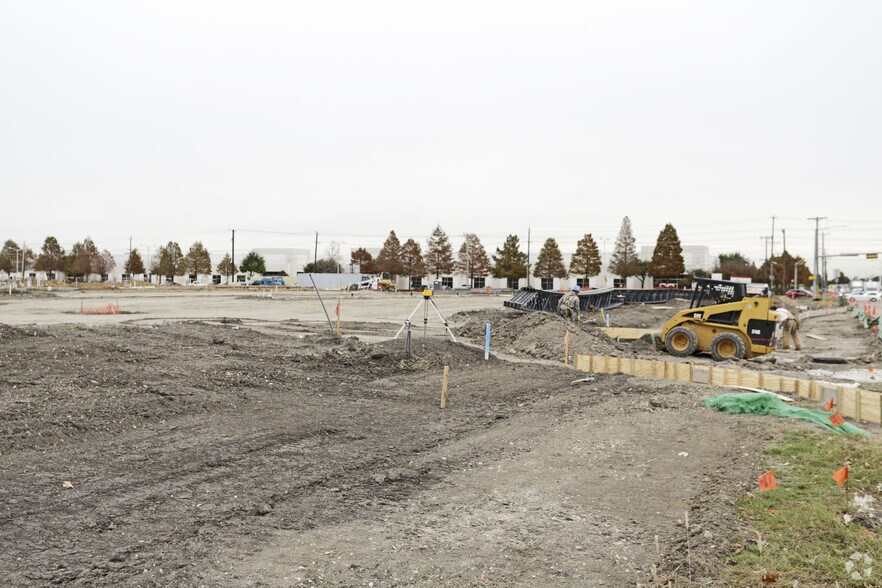 More Photos Of 1910 S Jupiter Rd, Garland Service Station For Lease