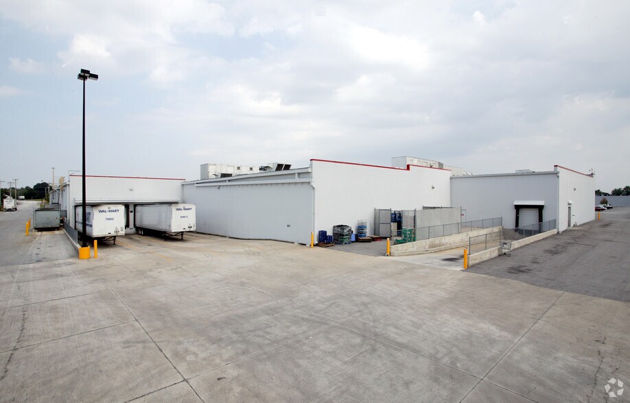 More Photos Of 2111 N Jackson St, Tullahoma Unknown For Lease