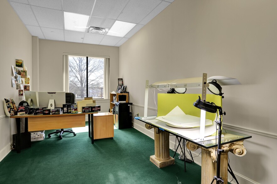 More Photos Of 7375 Adrianne Pl, Bartlett Light Distribution For Lease