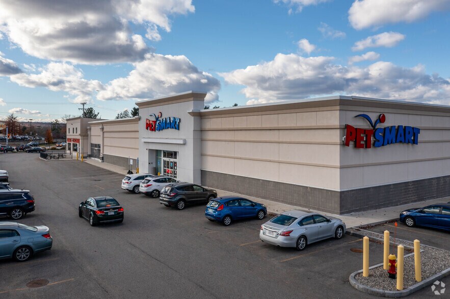 More Photos Of 5-11 Plaistow Rd, Plaistow Unknown For Lease