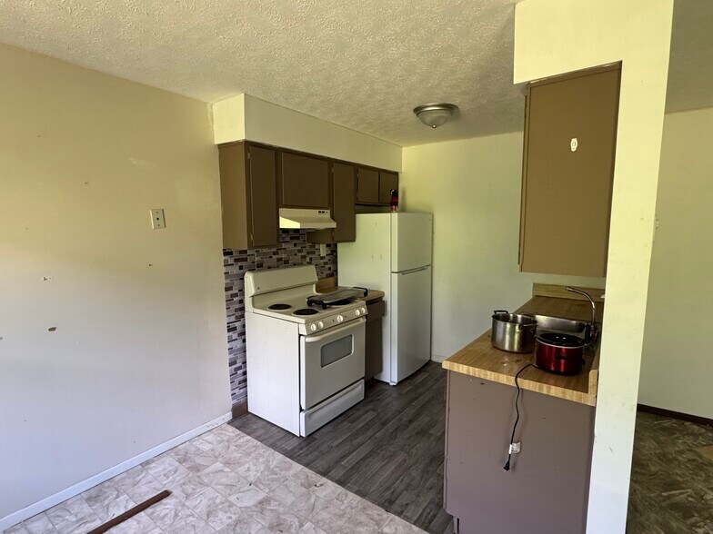 More Photos Of 237 Sherrad St, Marlinton Apartments For Sale