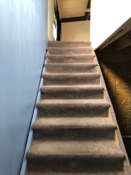 More Photos Of 11166 Ables Ln, Dallas Warehouse For Lease